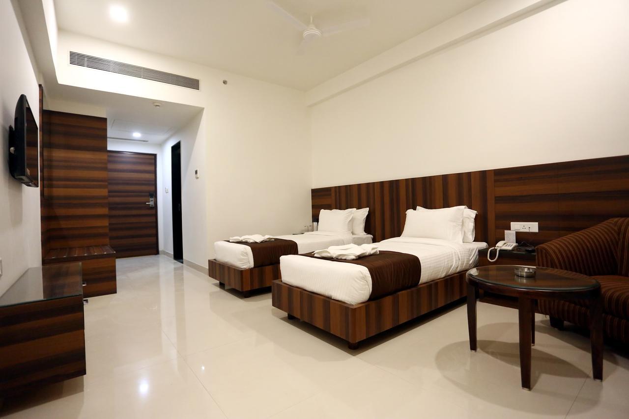 Solitaire Otel Rāipur Dış mekan fotoğraf