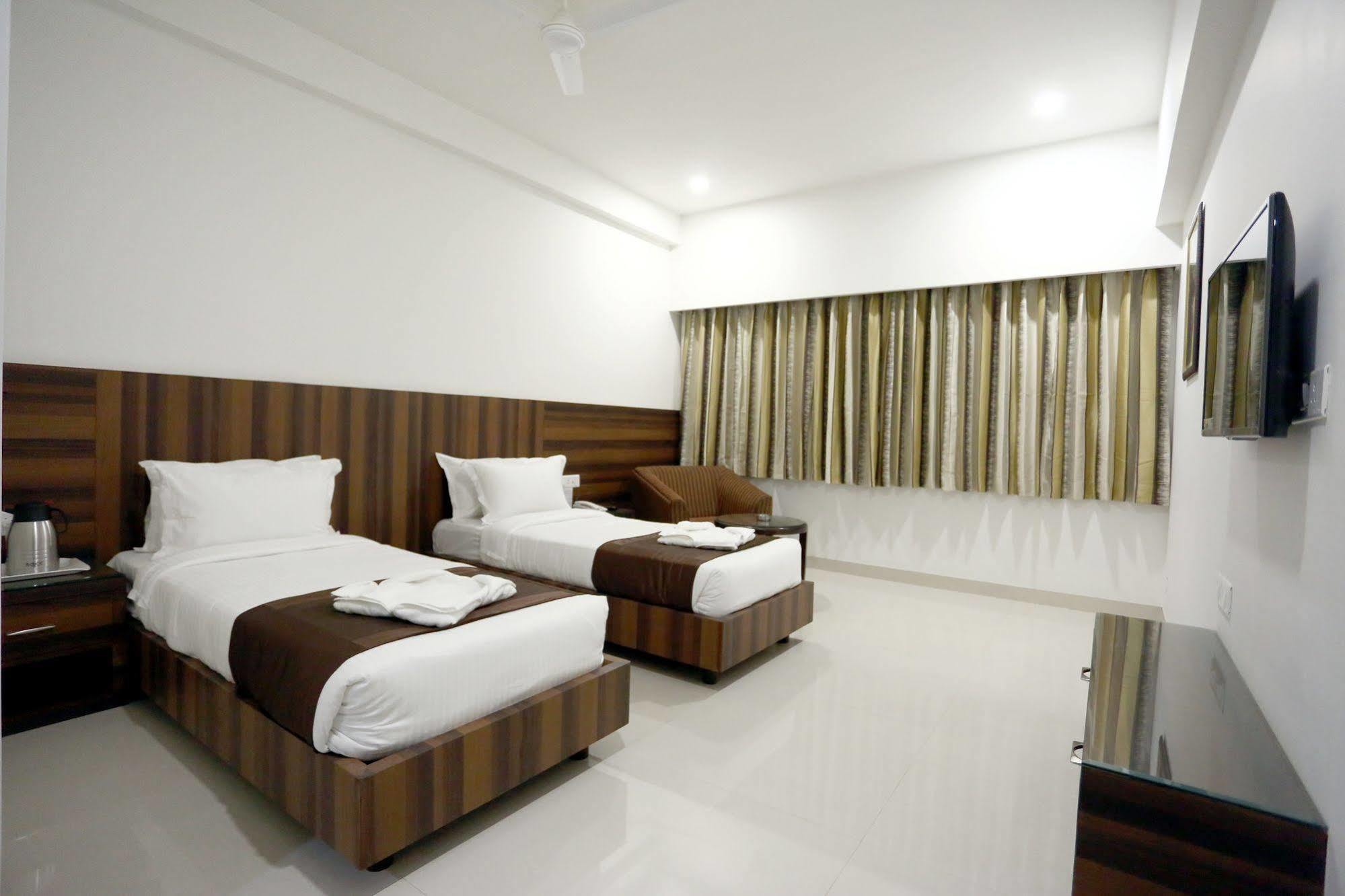 Solitaire Otel Rāipur Dış mekan fotoğraf