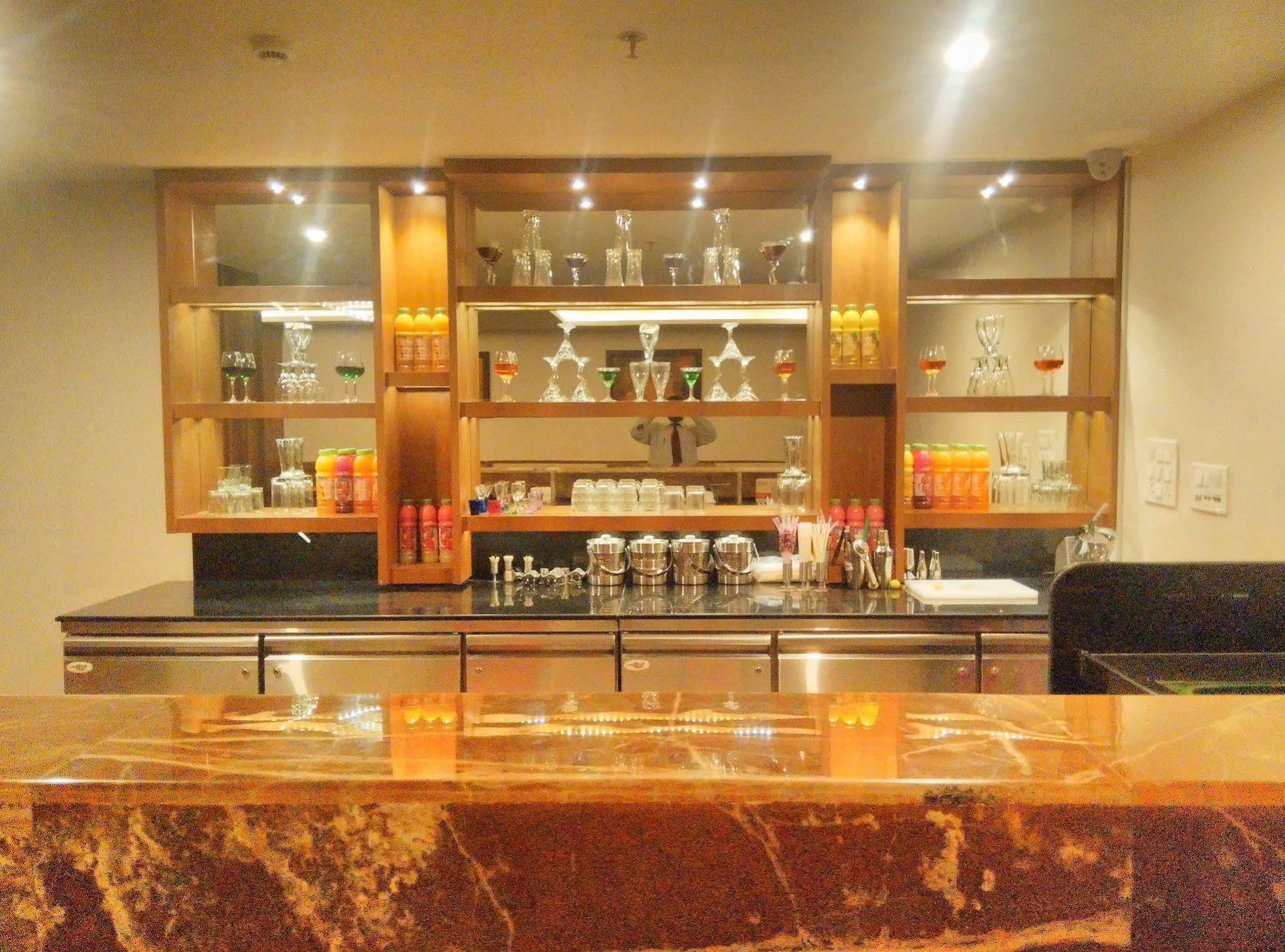 Solitaire Otel Rāipur Dış mekan fotoğraf