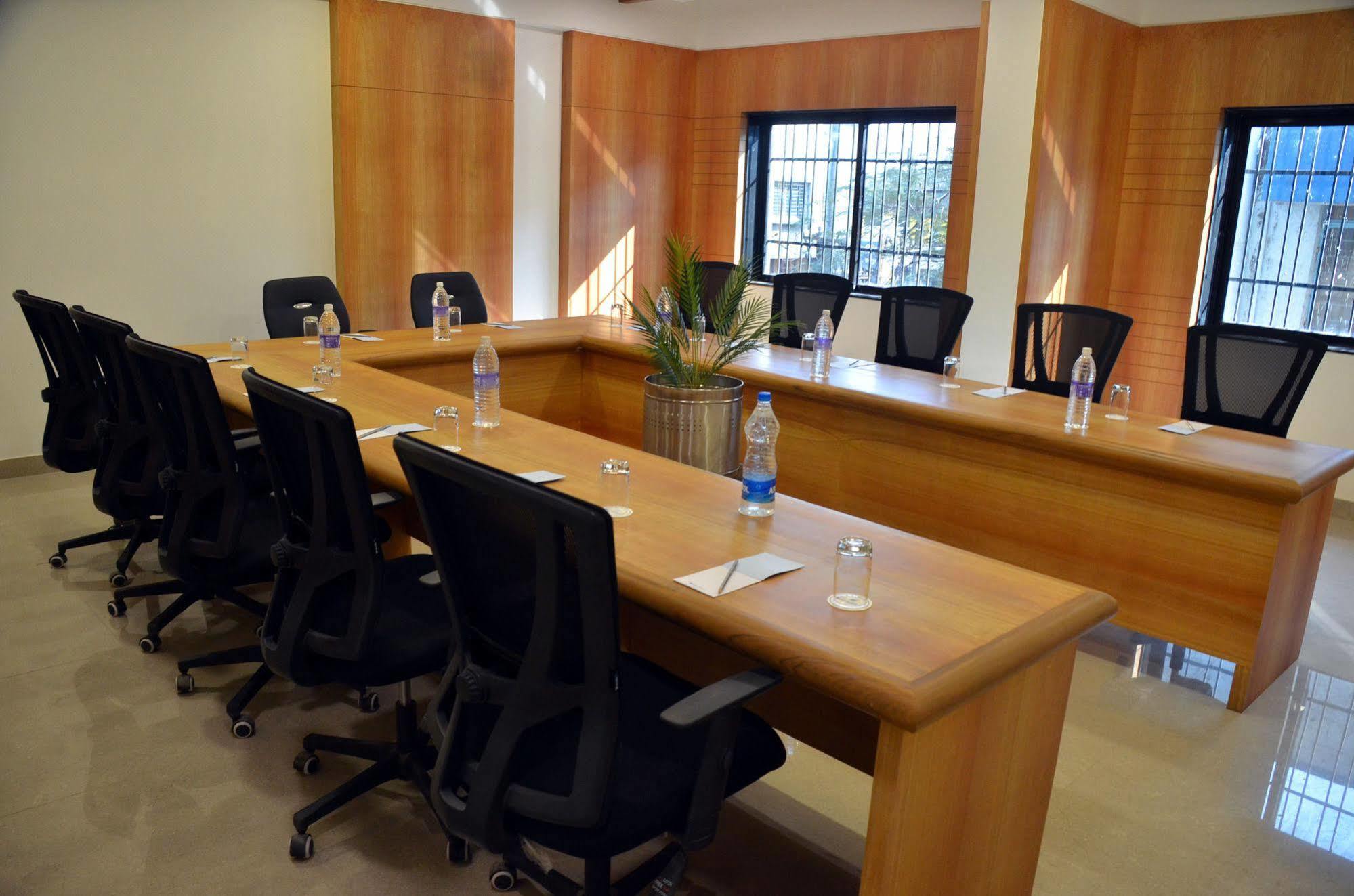 Solitaire Otel Rāipur Dış mekan fotoğraf