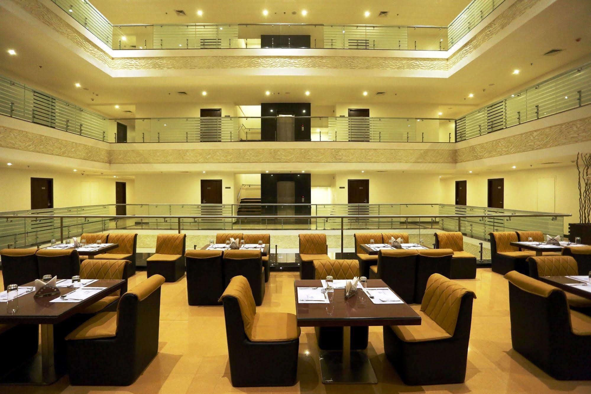 Solitaire Otel Rāipur Dış mekan fotoğraf